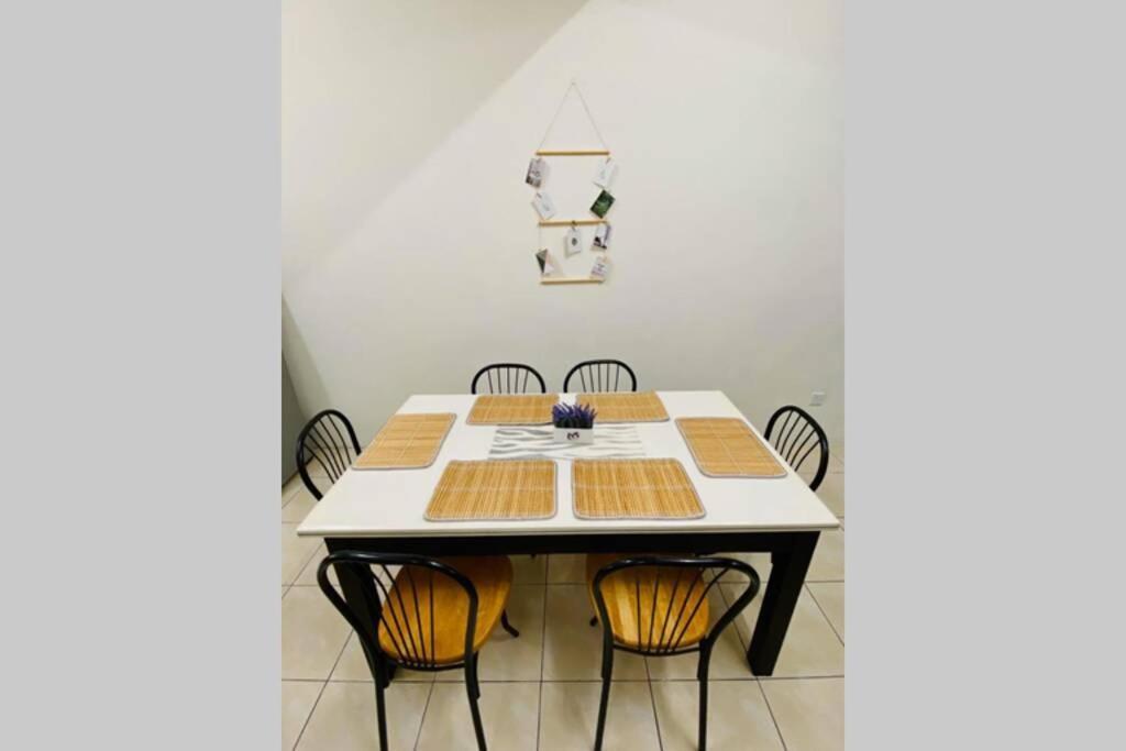 Lily Vacation Home At Cameron Highlands - 12 Pax,Free Wifi W Carporch 타나라타 외부 사진