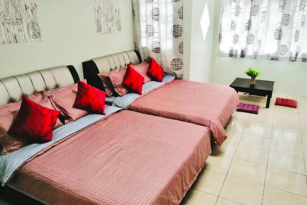 Lily Vacation Home At Cameron Highlands - 12 Pax,Free Wifi W Carporch 타나라타 외부 사진