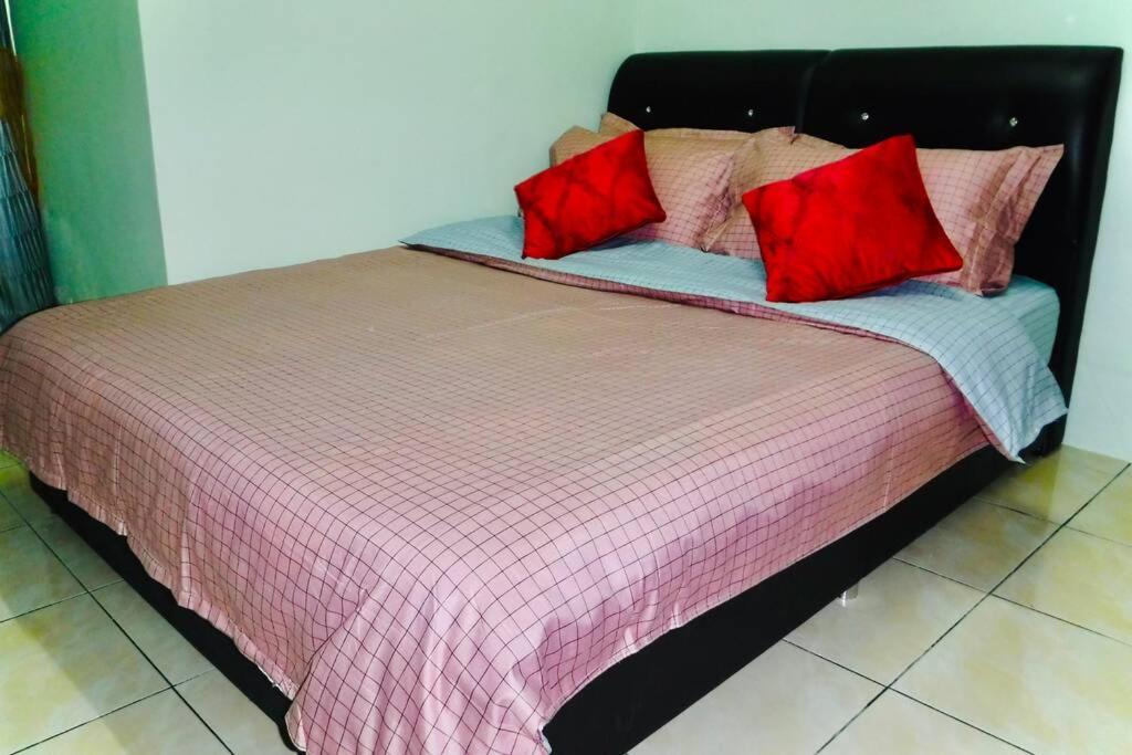 Lily Vacation Home At Cameron Highlands - 12 Pax,Free Wifi W Carporch 타나라타 외부 사진